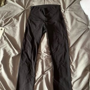 Black lululemon wunder under 28” leggings